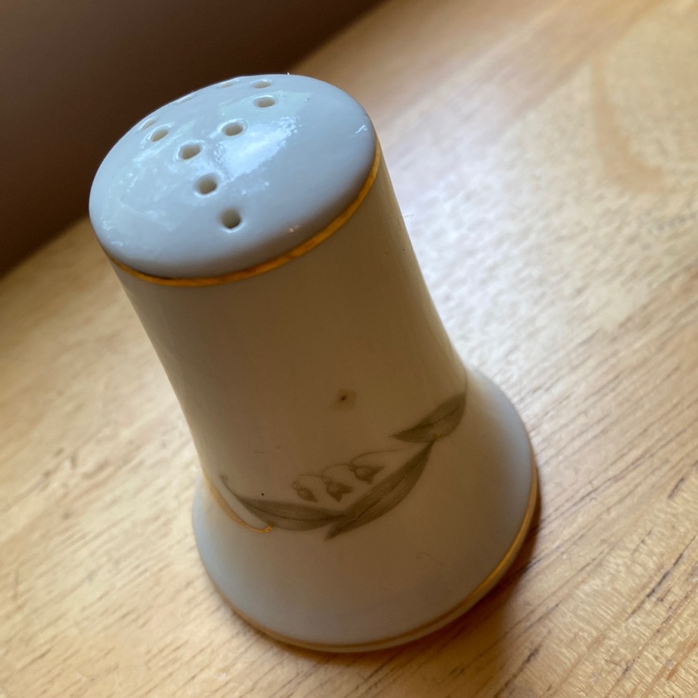 Kaysons Vintage Pepper shake 3,5”, used in good condition